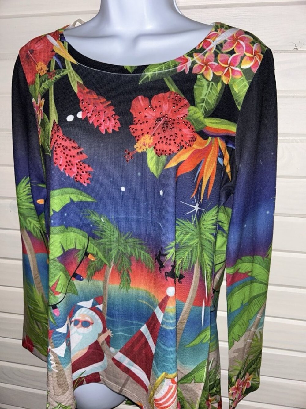 One World Live & Let Live Sz MEDIUM Santa Holiday Embellished Pullover Top EUC